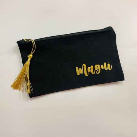 Estojo/necessaire preto com nome dourado