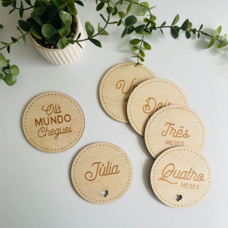 Milestone em madeira, modelo Vintage