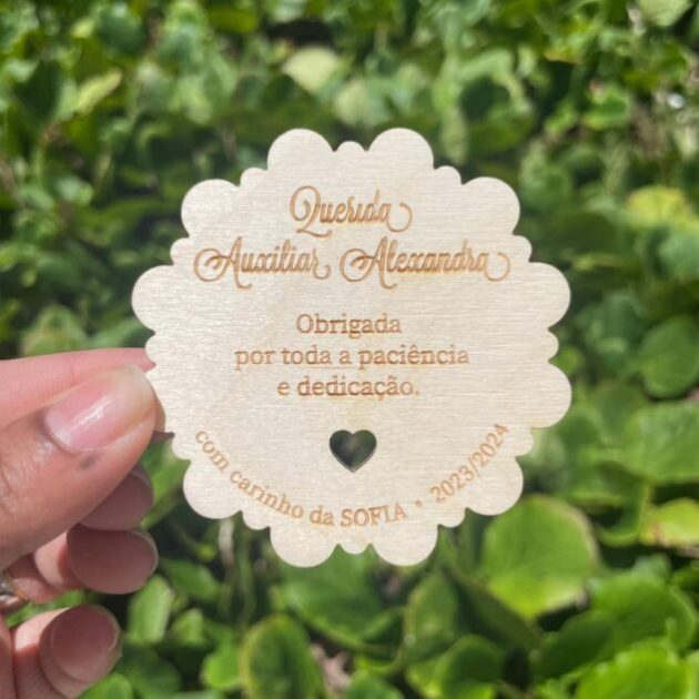Lembrança Auxiliar/professor(a) em madeira personalizado